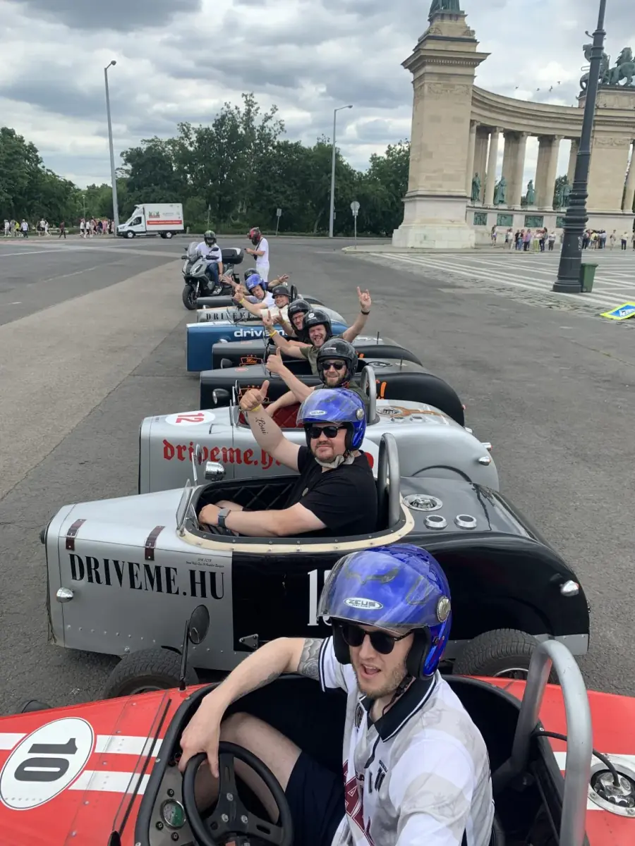 Mini hot rod városnéző túra – 2/3. fotó