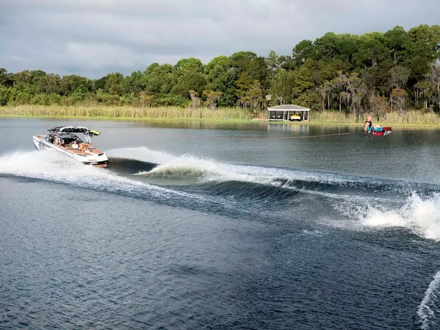 Wakesurf/wakeboard a Dunán – Nautique G23 – 2/3. fotó