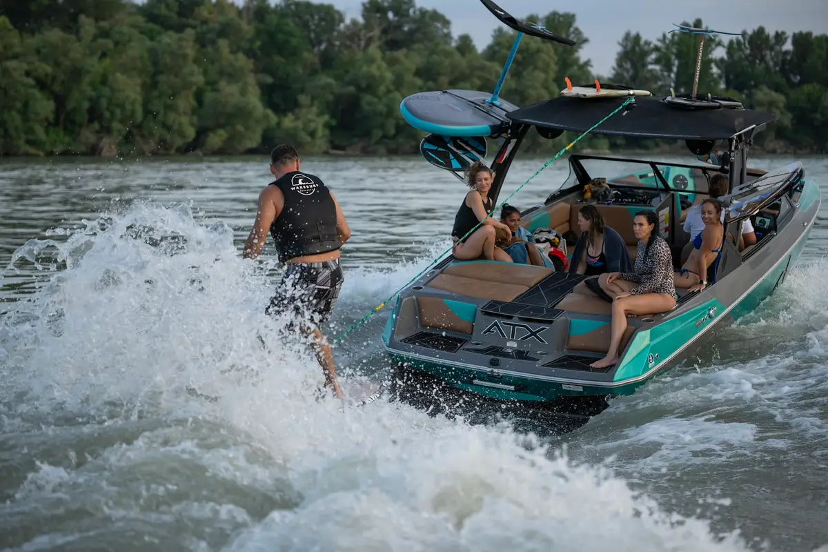 Wakesurf/wakeboard a Dunán – ATX Type S 22