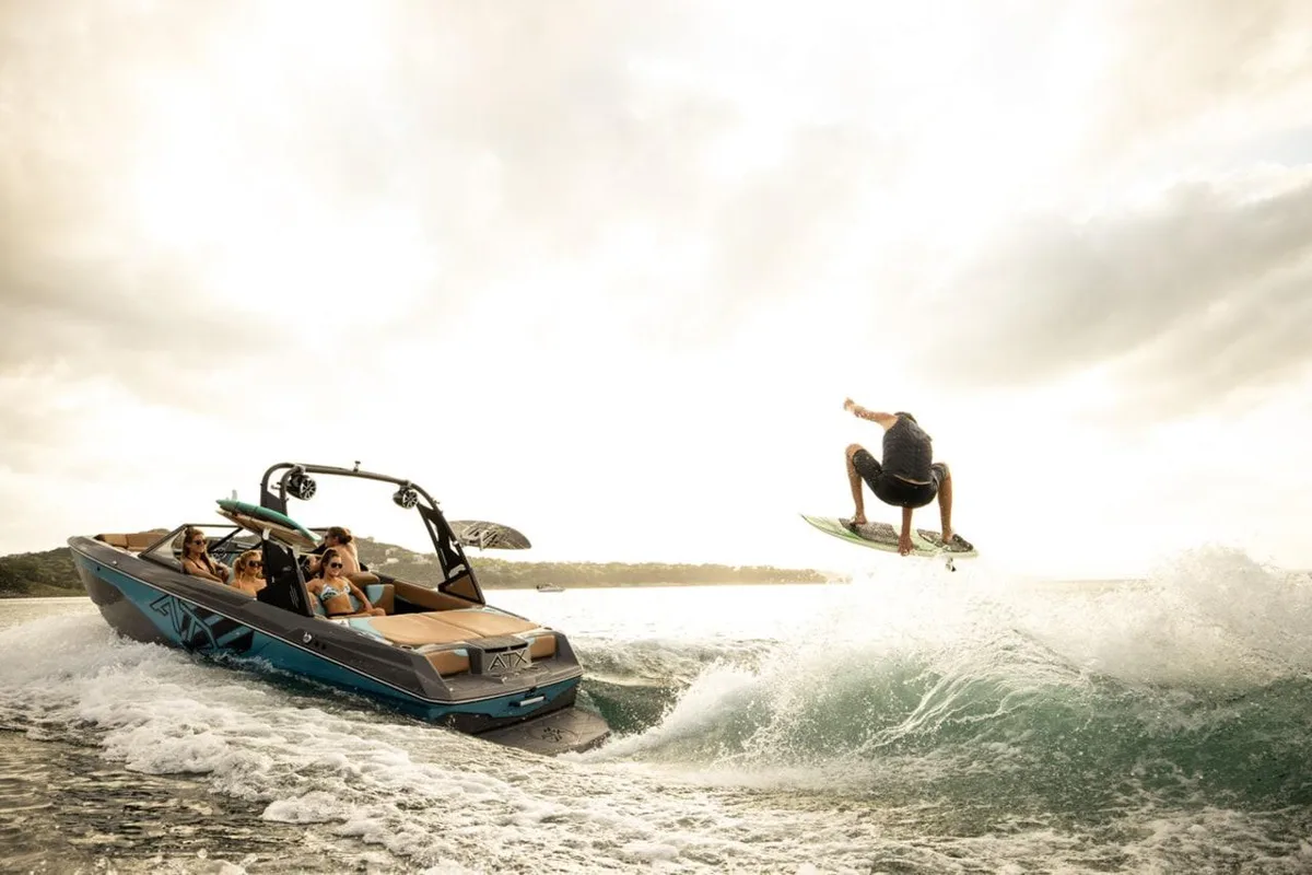 Wakesurf/wakeboard a Dunán – ATX Type S 22 – 2/3. fotó